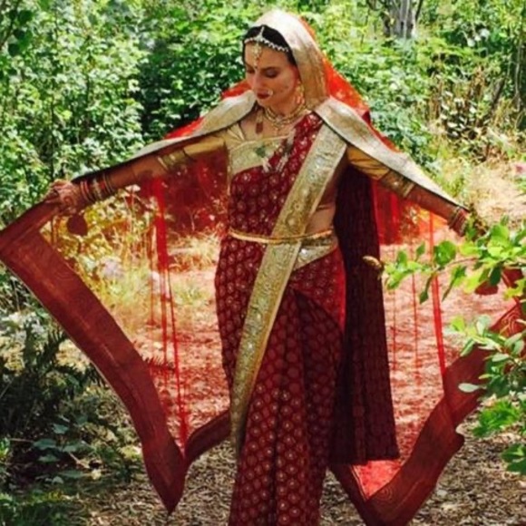 Meet your Posher, Elena - Picture 1 of 1